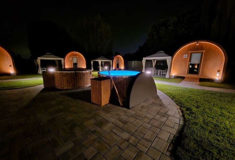 Отель Vicolungo Glamor Lodge & Spa Ondaland Waterpark