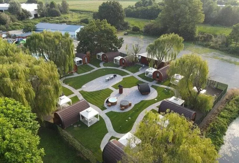 ホテル Vicolungo Glamor Lodge & Spa Ondaland Waterpark