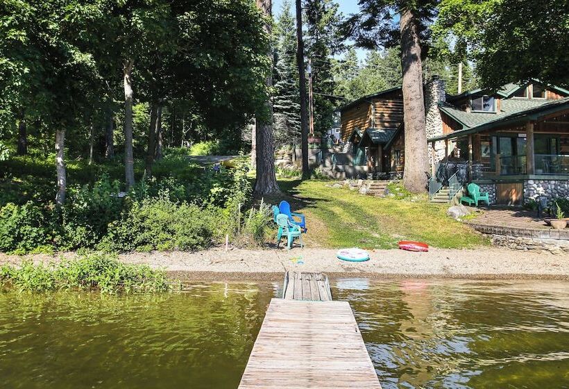 Rathdrum Home W/ Hot Tub: Steps To Beach Access!