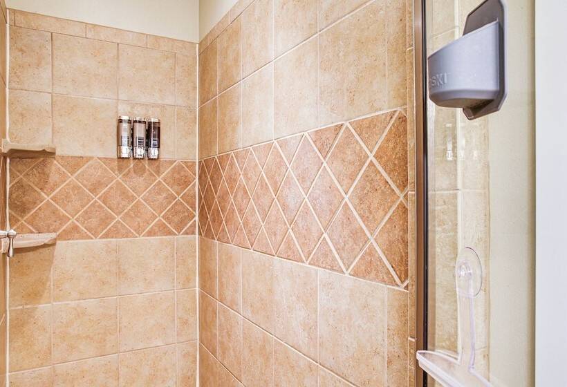 Rathdrum Home W/ Hot Tub: Steps To Beach Access!