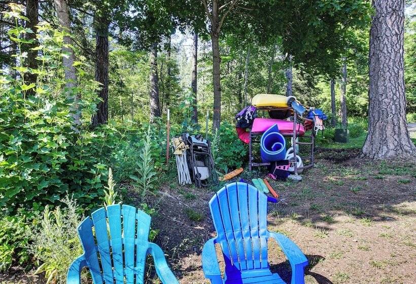 Rathdrum Home W/ Hot Tub: Steps To Beach Access!