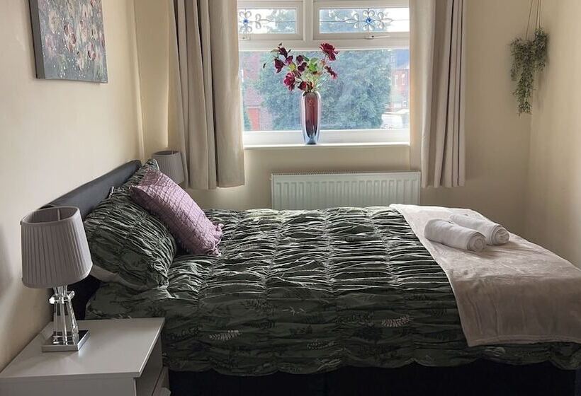إقامة Cozy 2 Bedhouse 20mins From Manchester City Centre