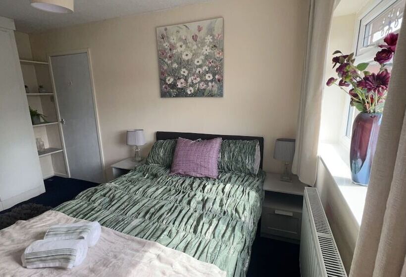 إقامة Cozy 2 Bedhouse 20mins From Manchester City Centre