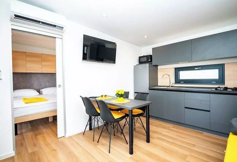 Residenssi House Red Earth Kastel Stafilic