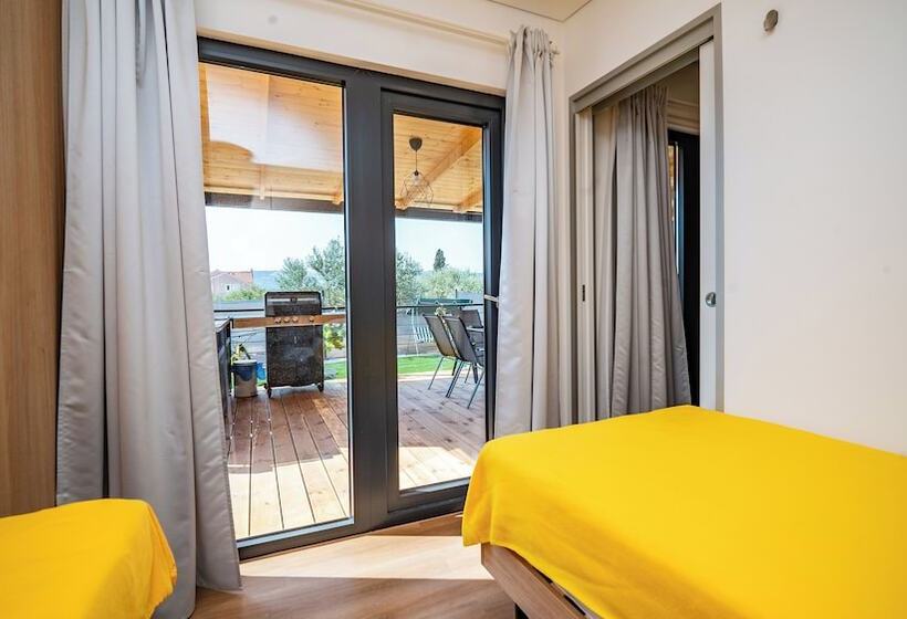 Reşedinta House Red Earth Kastel Stafilic