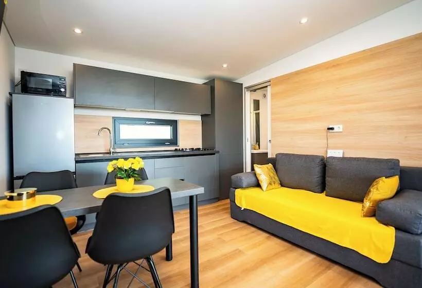 Residenssi House Red Earth Kastel Stafilic