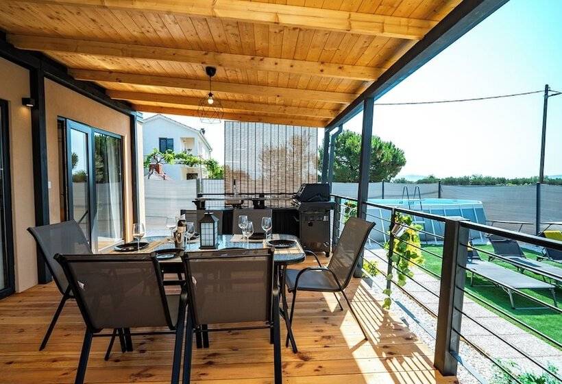 Reşedinta House Red Earth Kastel Stafilic