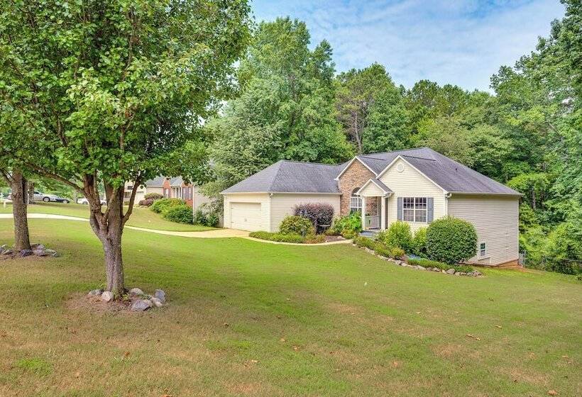 Game Room & Peaceful Deck: Dacula Family Home