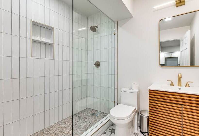 Game Room & Peaceful Deck: Dacula Family Home