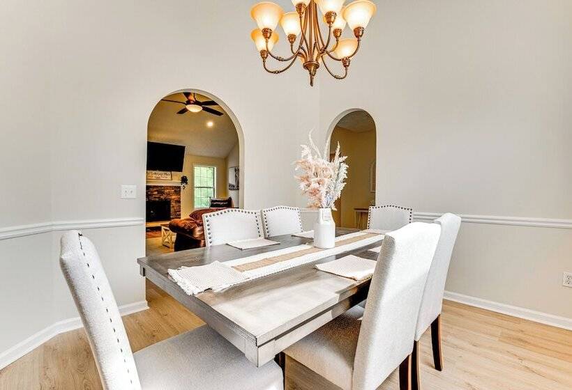 Game Room & Peaceful Deck: Dacula Family Home