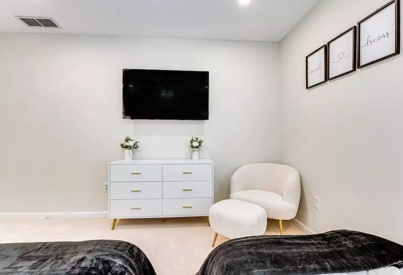 Game Room & Peaceful Deck: Dacula Family Home