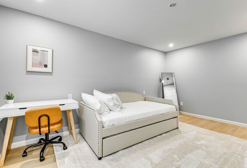 Game Room & Peaceful Deck: Dacula Family Home