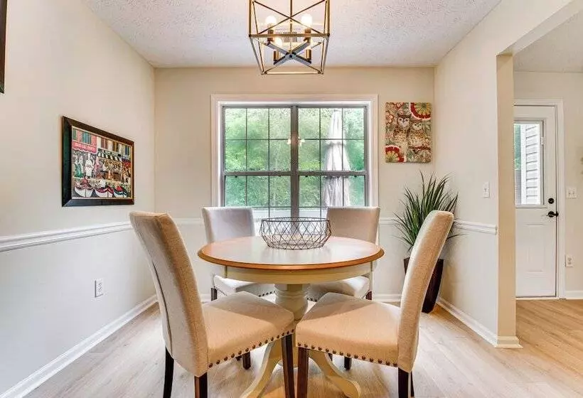 Game Room & Peaceful Deck: Dacula Family Home