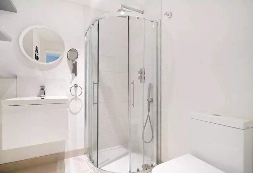 The Wimbledon Hideaway   Glamorous 3bdr House With Garden