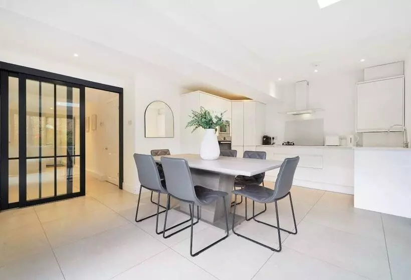 The Wimbledon Hideaway   Glamorous 3bdr House With Garden