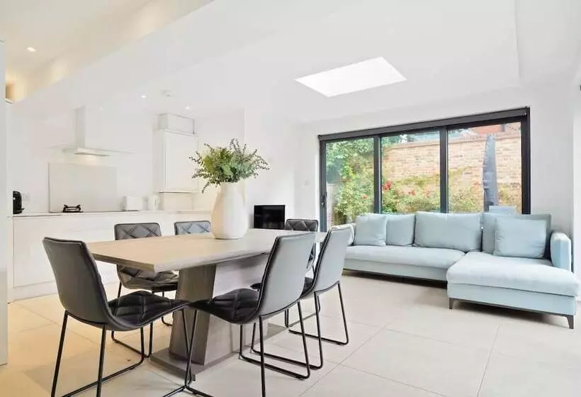 The Wimbledon Hideaway   Glamorous 3bdr House With Garden