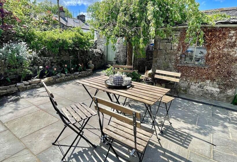 Tranquil Kendal Cottage Retreat