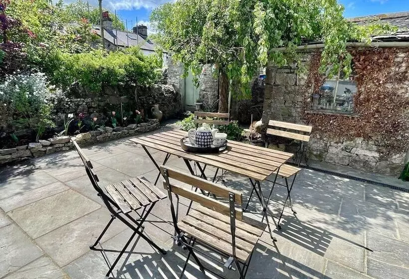 Tranquil Kendal Cottage Retreat