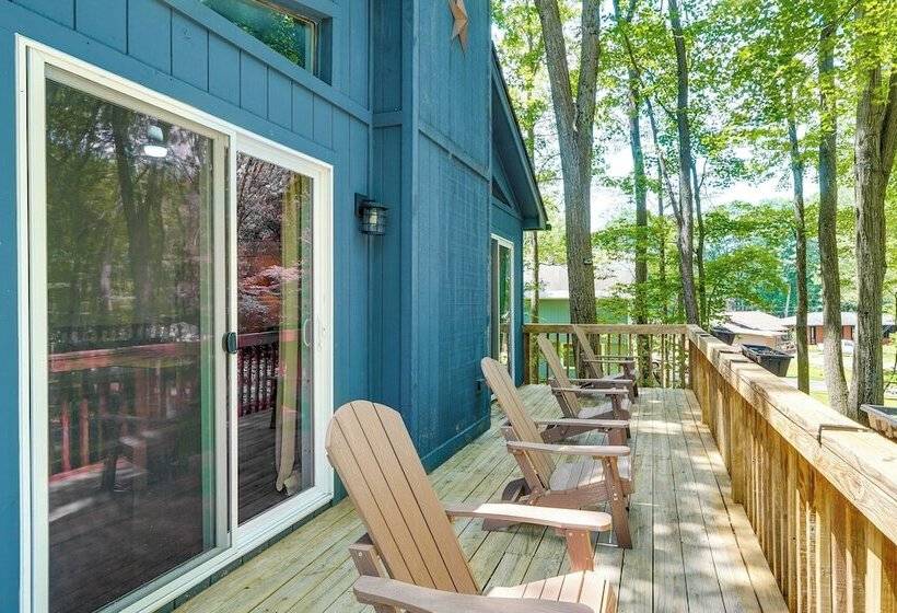 Private Hot Tub: Tree Lined Poconos Home!