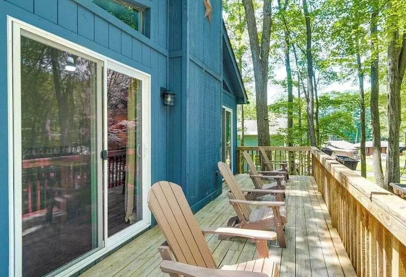 Private Hot Tub: Tree Lined Poconos Home!
