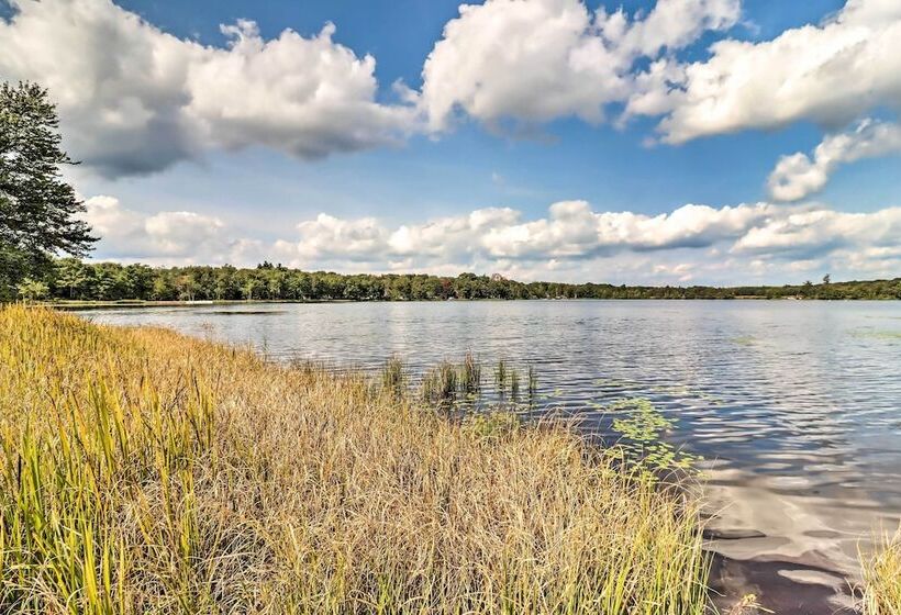 Private Hot Tub: Tree Lined Poconos Home!