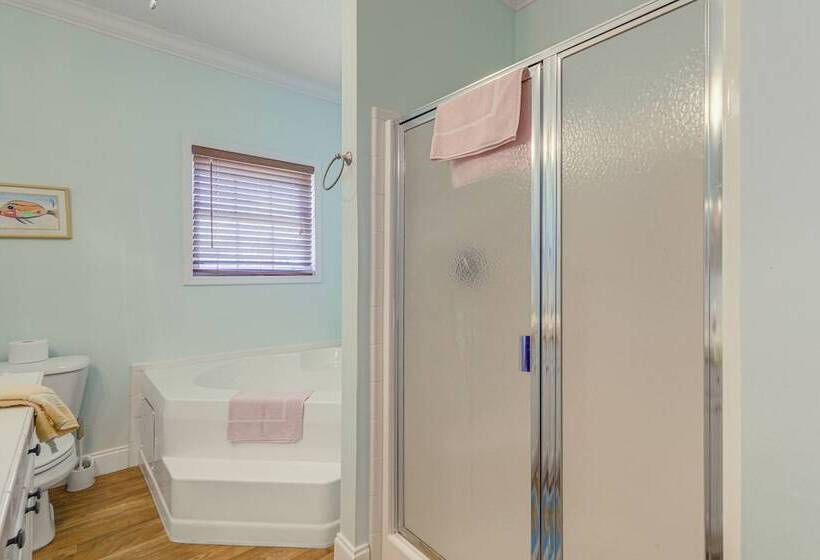 Waterfront Merritt Home W/ Boat Dock & Deck!