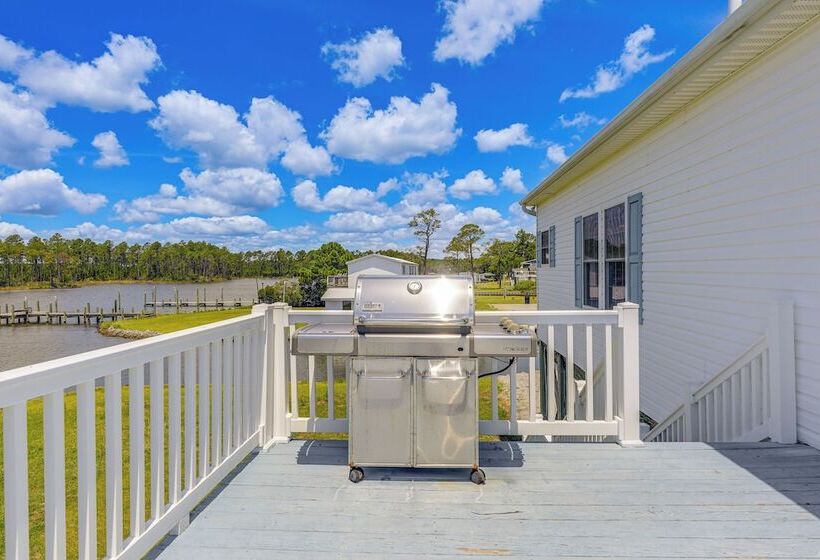 Waterfront Merritt Home W/ Boat Dock & Deck!