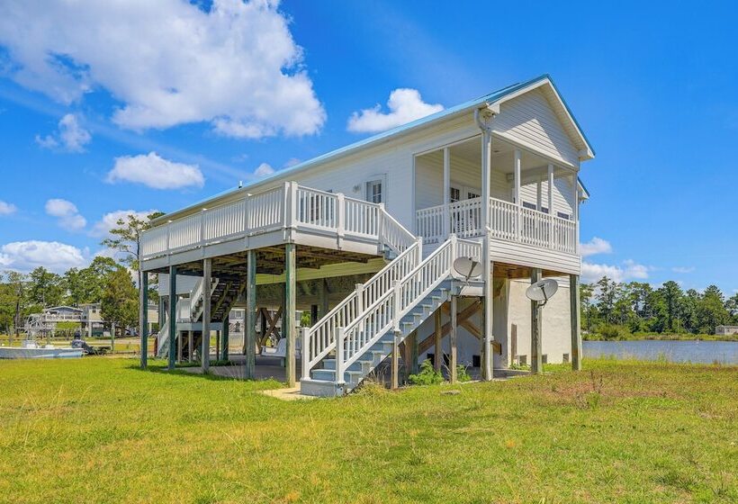 Waterfront Merritt Home W/ Boat Dock & Deck!