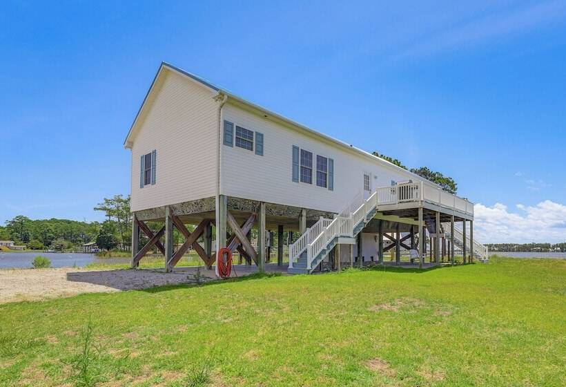 Waterfront Merritt Home W/ Boat Dock & Deck!