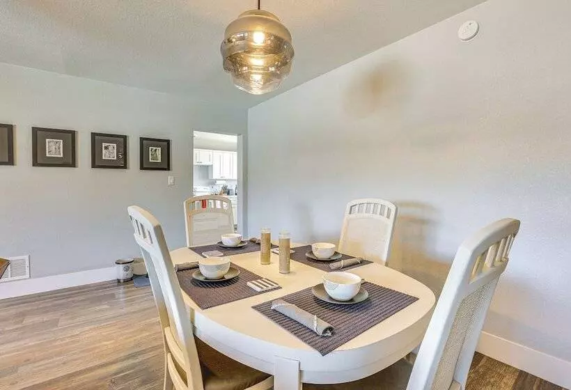 Dog Friendly North Las Vegas Home ~ 9 Mi To Strip!