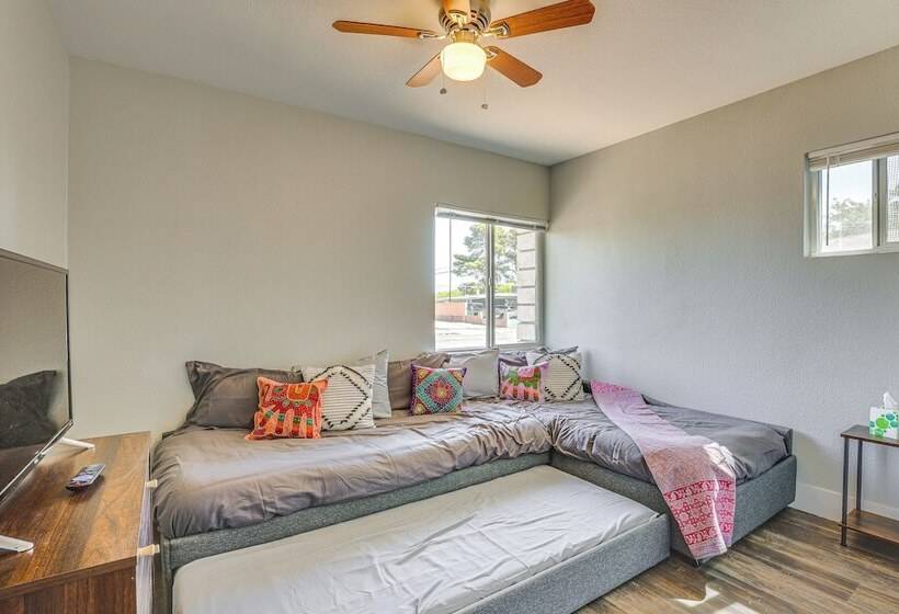 Dog Friendly North Las Vegas Home ~ 9 Mi To Strip!