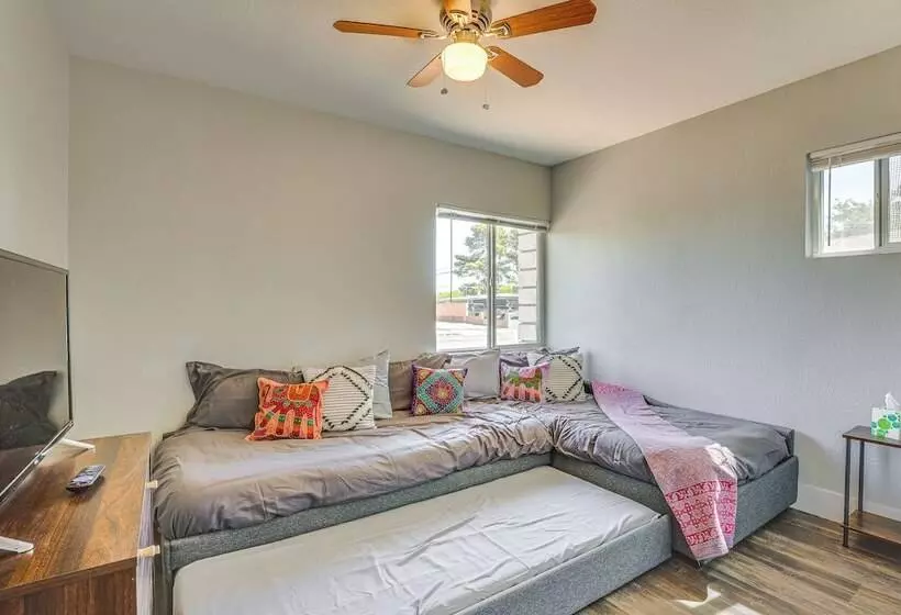 Dog Friendly North Las Vegas Home ~ 9 Mi To Strip!