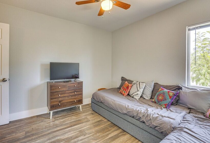 Dog Friendly North Las Vegas Home ~ 9 Mi To Strip!