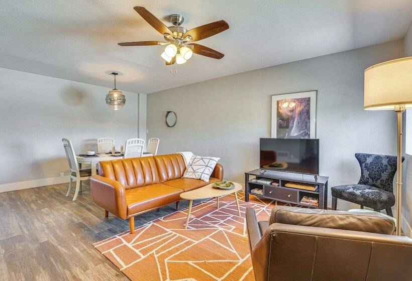 Dog Friendly North Las Vegas Home ~ 9 Mi To Strip!