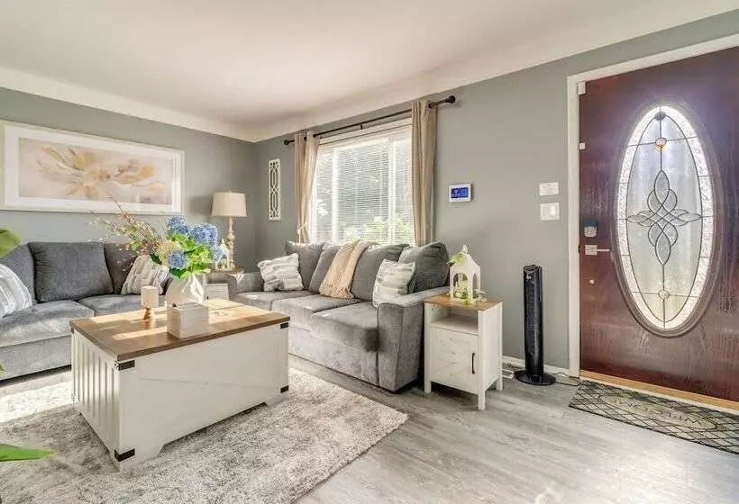 Westland Family Home W/ Deck & Fenced Yard