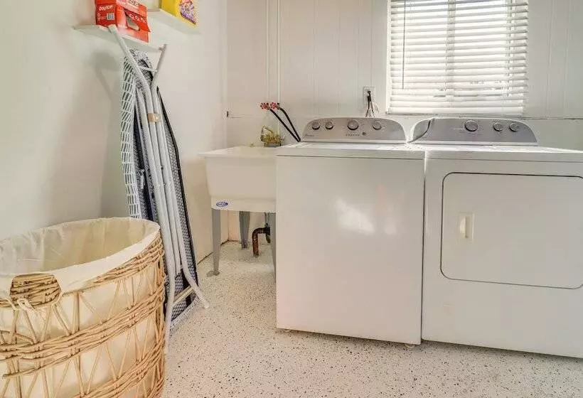 Westland Family Home W/ Deck & Fenced Yard