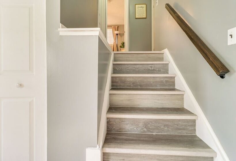 Westland Family Home W/ Deck & Fenced Yard