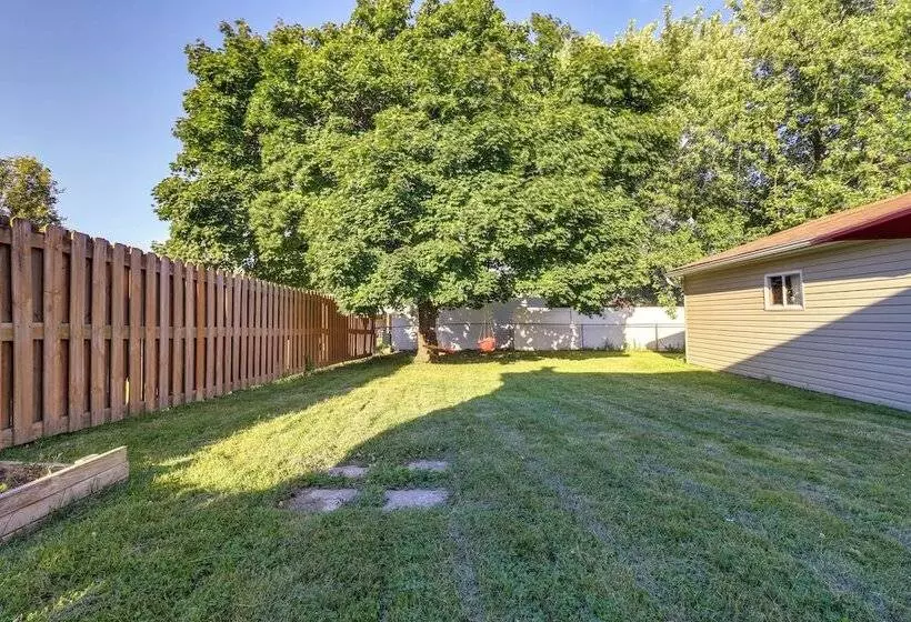 Westland Family Home W/ Deck & Fenced Yard