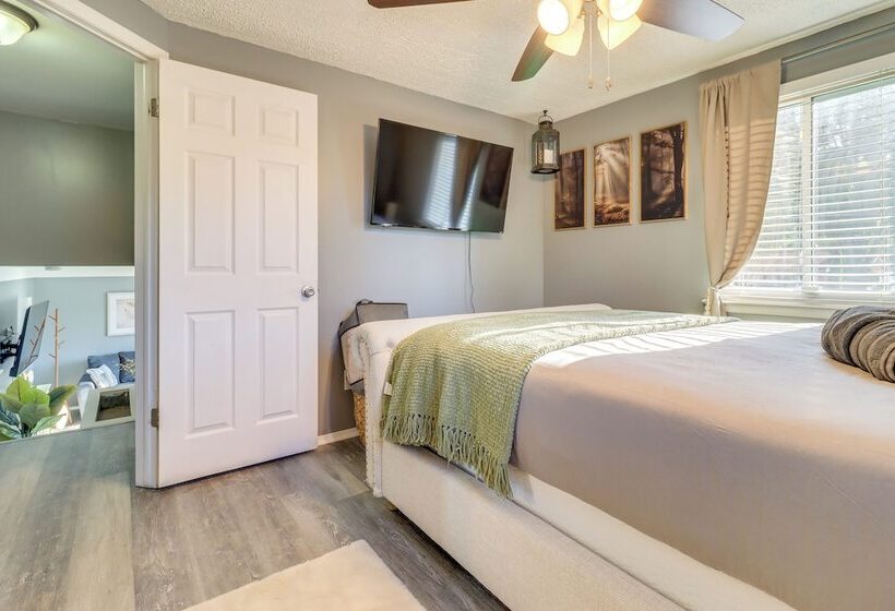 Westland Family Home W/ Deck & Fenced Yard