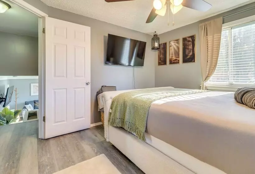 Westland Family Home W/ Deck & Fenced Yard