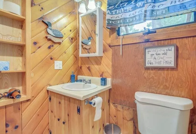Androscoggin Lakefront Cottage, Boat Dock & Views!