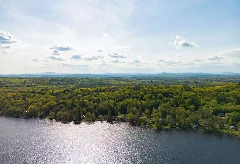 Androscoggin Lakefront Cottage, Boat Dock & Views!