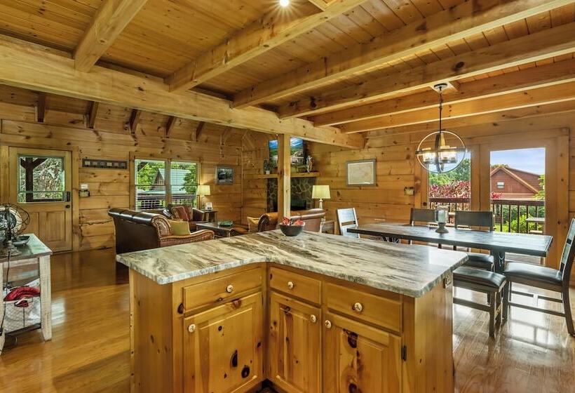 Cabin W/ Hot Tub, Theater & Games!