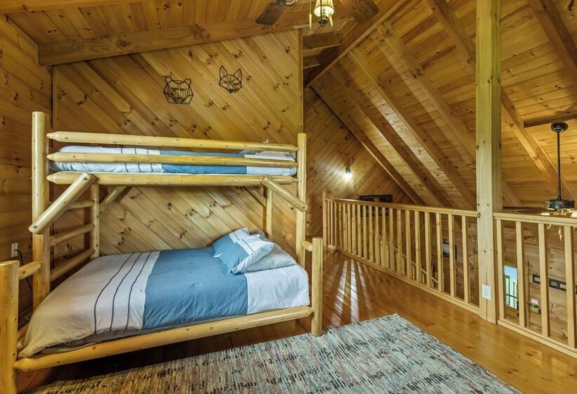 Cabin W/ Hot Tub, Theater & Games!