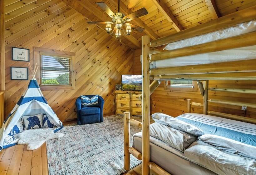 Cabin W/ Hot Tub, Theater & Games!