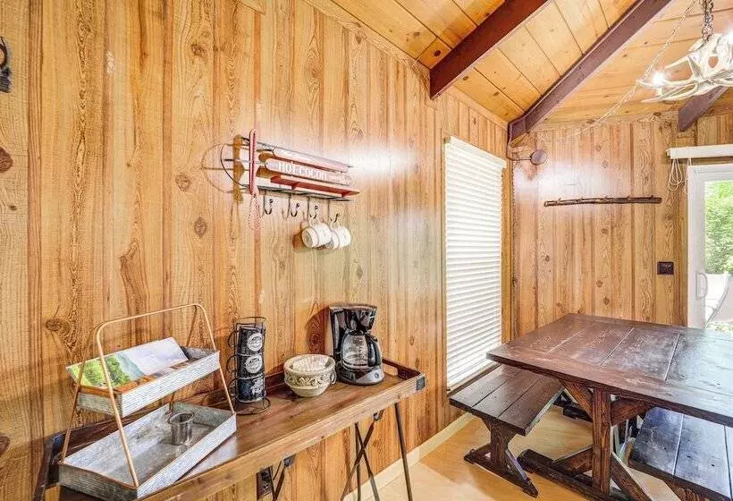 Beech Mountain Cabin W/ Deck, Grill: Ski + Hike!