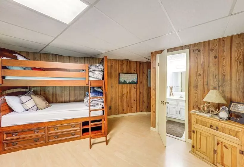 Beech Mountain Cabin W/ Deck, Grill: Ski + Hike!