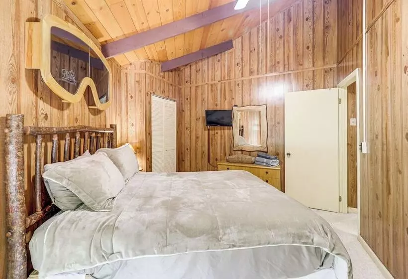 Beech Mountain Cabin W/ Deck, Grill: Ski + Hike!