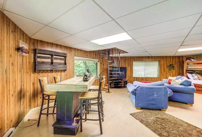 Beech Mountain Cabin W/ Deck, Grill: Ski + Hike!