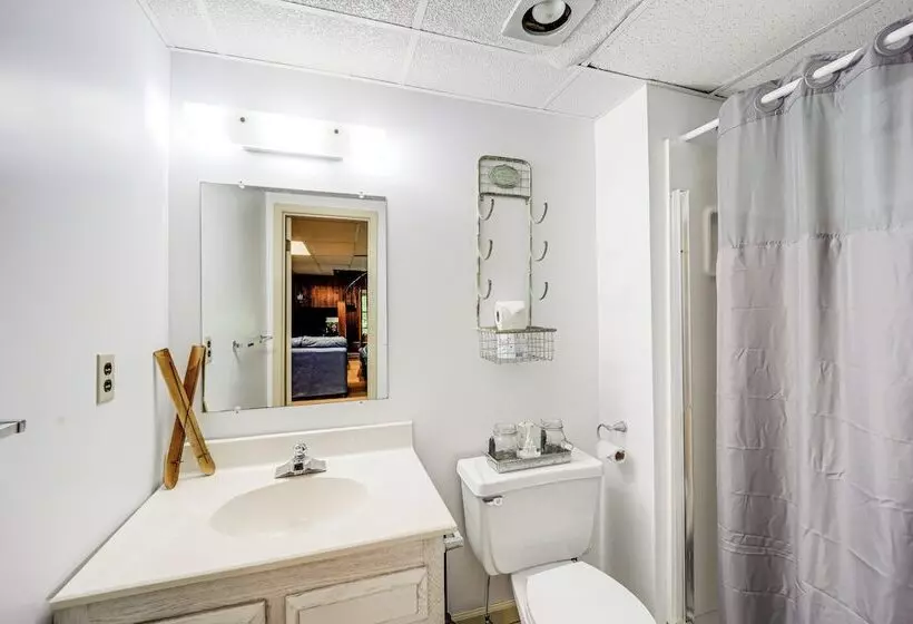 Beech Mountain Cabin W/ Deck, Grill: Ski + Hike!